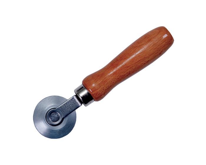 Everhard Aluminum V Roller w/ 5In Wood Handle